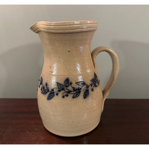 Salmon Falls Stoneware Berry Vine Pitcher 8" Vintage 1995 Dover NH 2 Quart - Picture 2 of 9